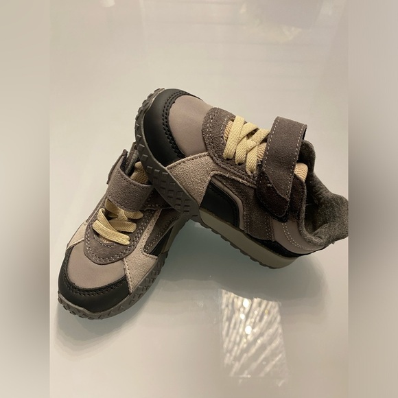 NWOT Zara sneakers size 6.5 - Picture 3 of 6